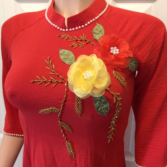 Womens Fashion Red Beaded Ethnic Half Sleeve Faux Flower Kurta Top Size Large - Picture 2 of 9